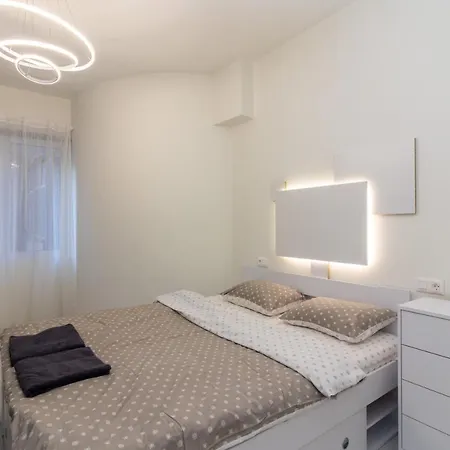 Degraf Stylish Downtown Gallery Apartment Sofia