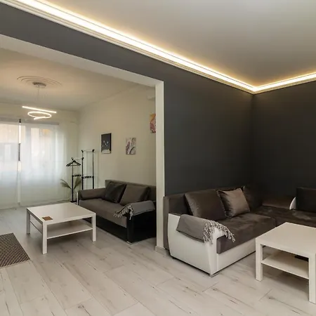 Degraf Stylish Downtown Gallery Apartment *